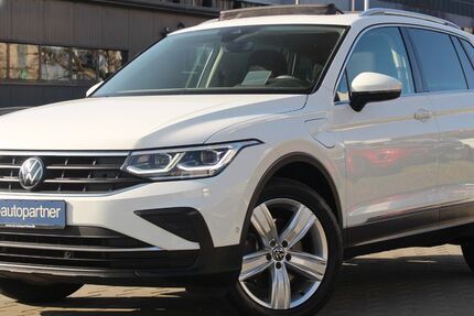 VW Tiguan 128.900 km 26.600 € Sindelfingen 71065
