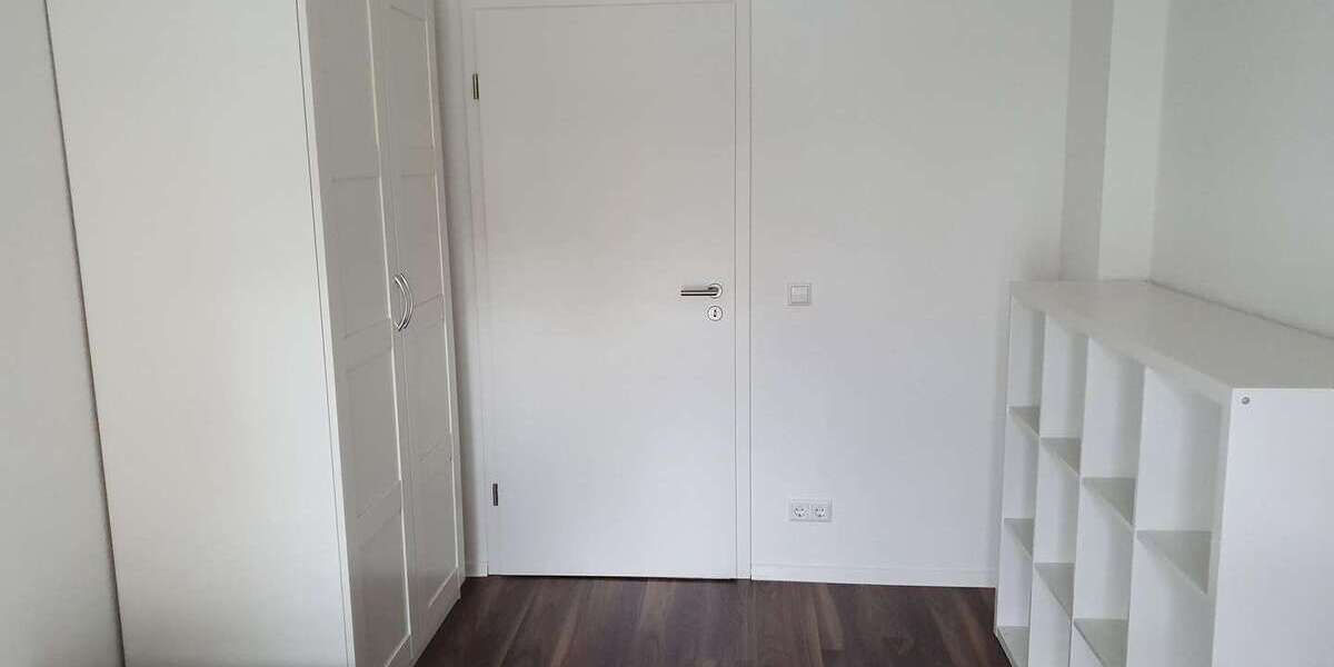 Zimmer Stuttgart Luginsland - 350&euro; | Angebot:26100387