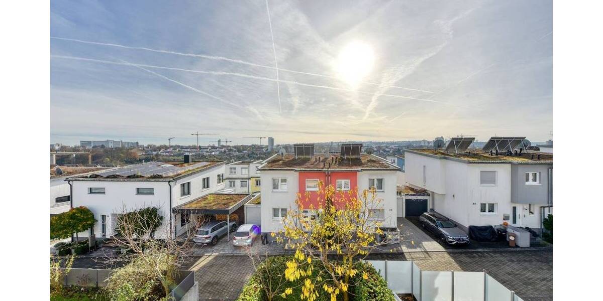 +++ 1-Fam.-DHH mit Garage, Stellplatz & Sauna - teilmöbliert inkl. EBK - ruhig, grün, gehoben - mind. 2 & max. 3 Jah... 5 zimmer