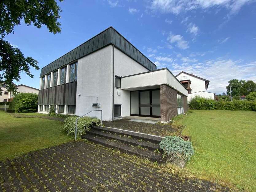 Haus zum Kaufen in Hattenhofen 729.000 € 262 m²