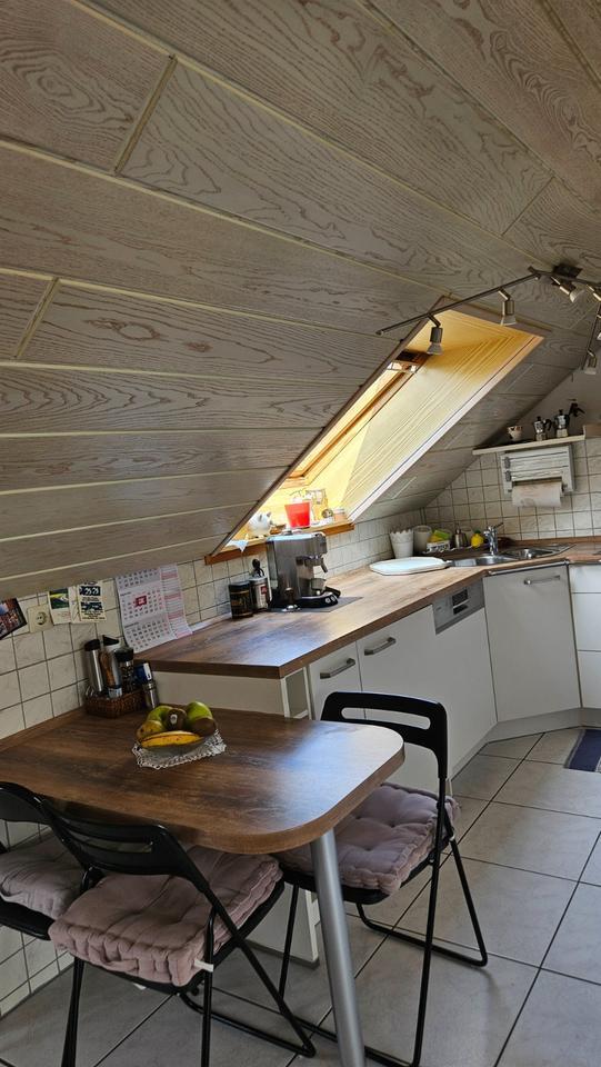 Helle, attraktive 3,5 Zimmer-Dachgeschoßwohnung mit Terrasse
