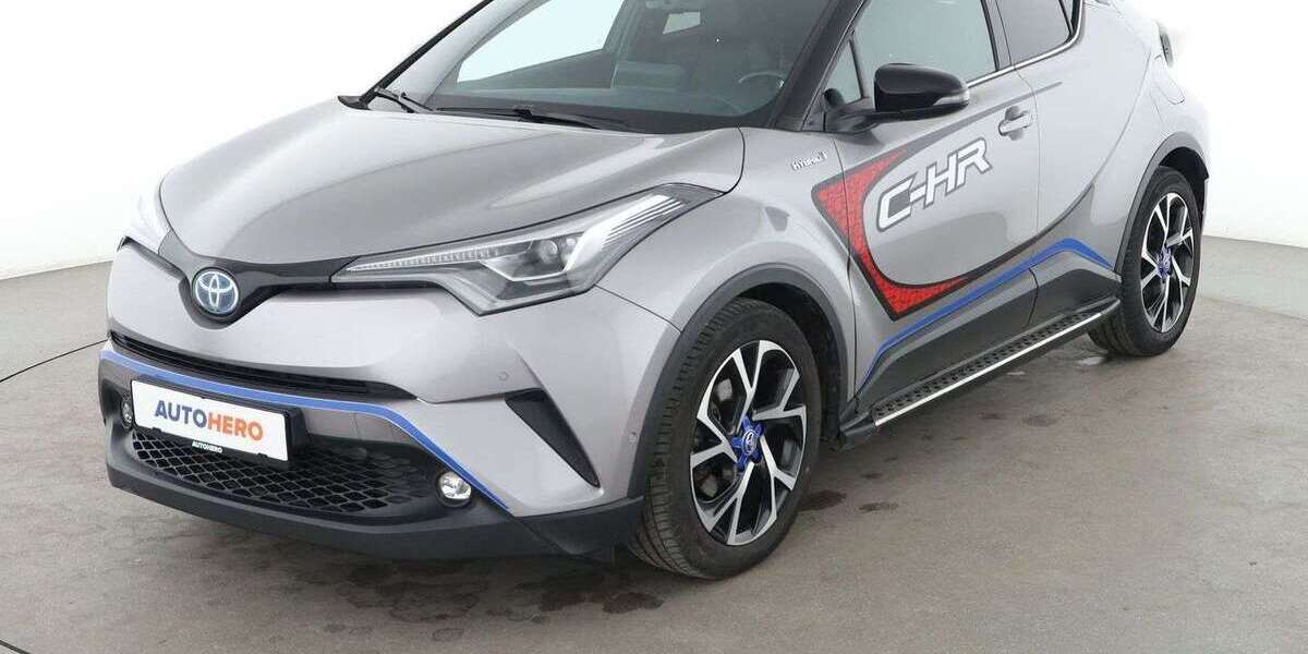 Toyota C-HR 42.411 km 17.990 € Stuttgart 70195