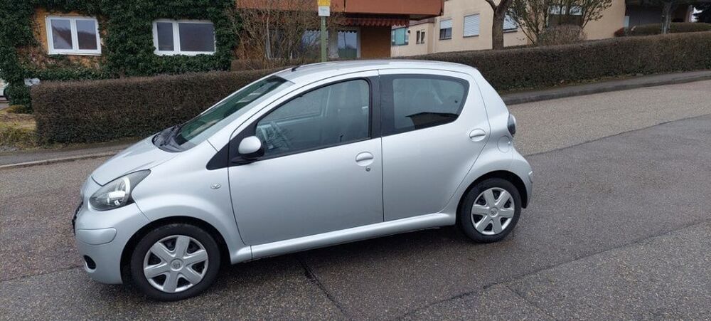Aygo (X)