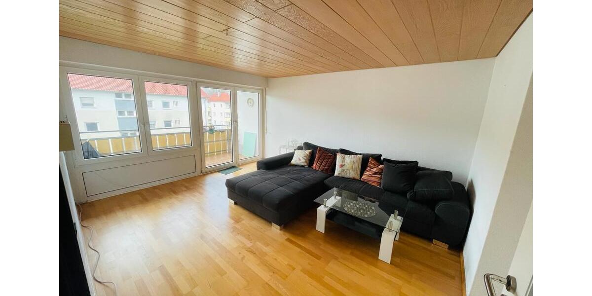Schöne 2,5Zi Whg inkl. Loggia und EBK 2 zimmer
