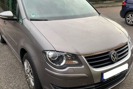 VW Touran 111.410 km 9.400 € Stuttgart 70327