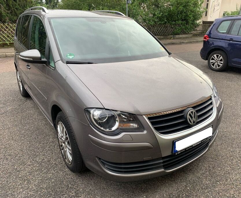 VW Touran 111.410 km 9.400 € Stuttgart 70327