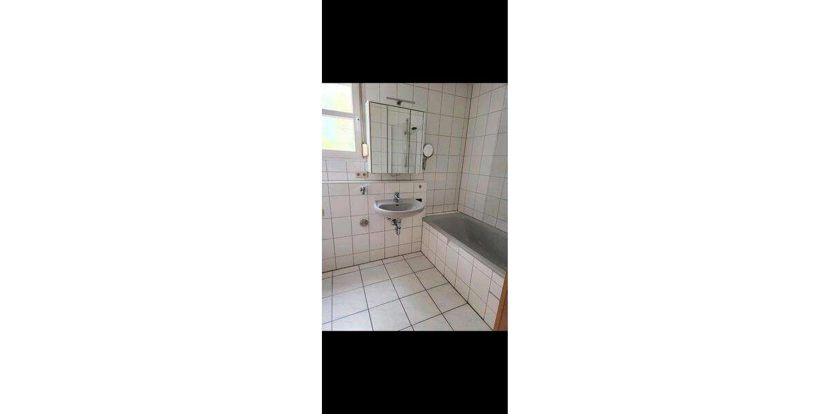 Erdgeschoßwohnung Esslingen am Neckar Pliensauvorstadt - 2.5 Zimmer, 60 m&sup2;, 950&euro; | Angebot:26256424