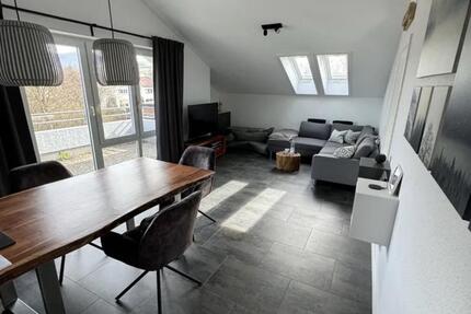 Helle 2,5-Zi. DG-Wohnung mit Balkon – ruhige Lage DettingenTeck 2 zimmer