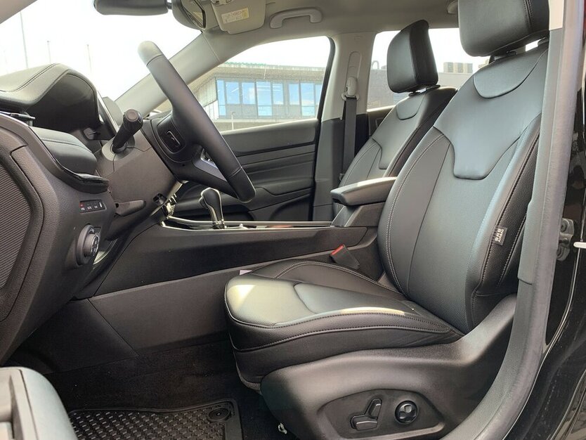 Jeep Compass 1.3 T4 4xe PLUG-IN HYBRID Automatik S 6.500 km 39.900 € Backnang, 71522