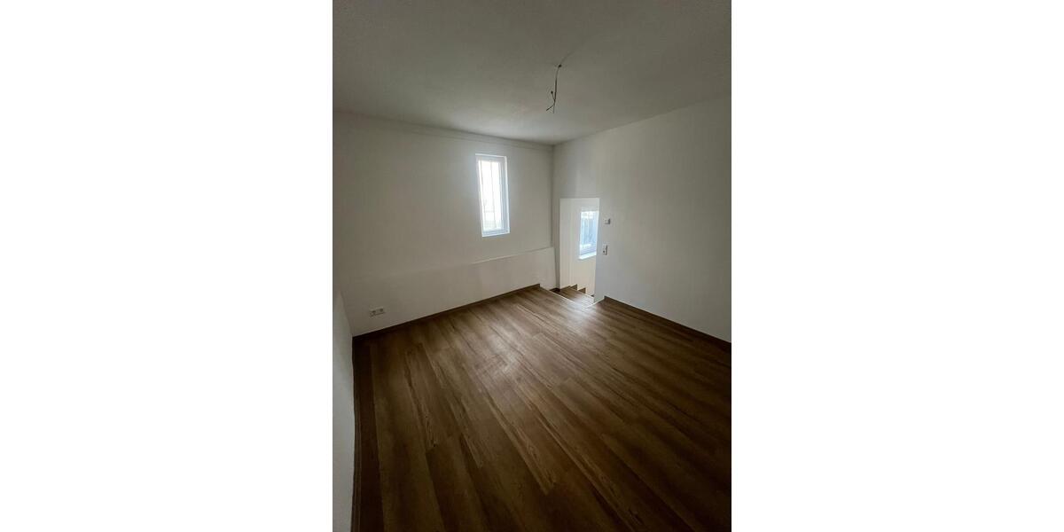 Erdgeschoßwohnung Stuttgart Vaihingen - 4 Zimmer, 20 m&sup2;, 1.200&euro; | Angebot:25418111