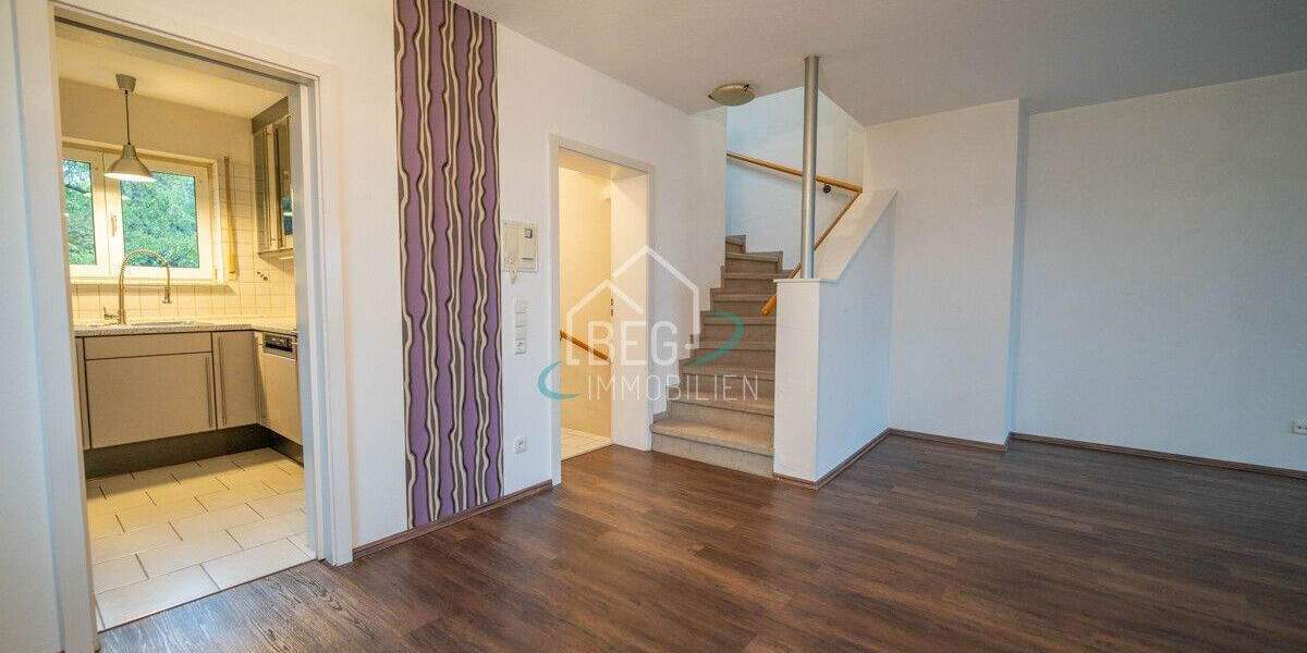 Gartenidylle trifft Wohnkomfort: Doppelhaushälfte mit Einliegerwohnung 4 zimmer