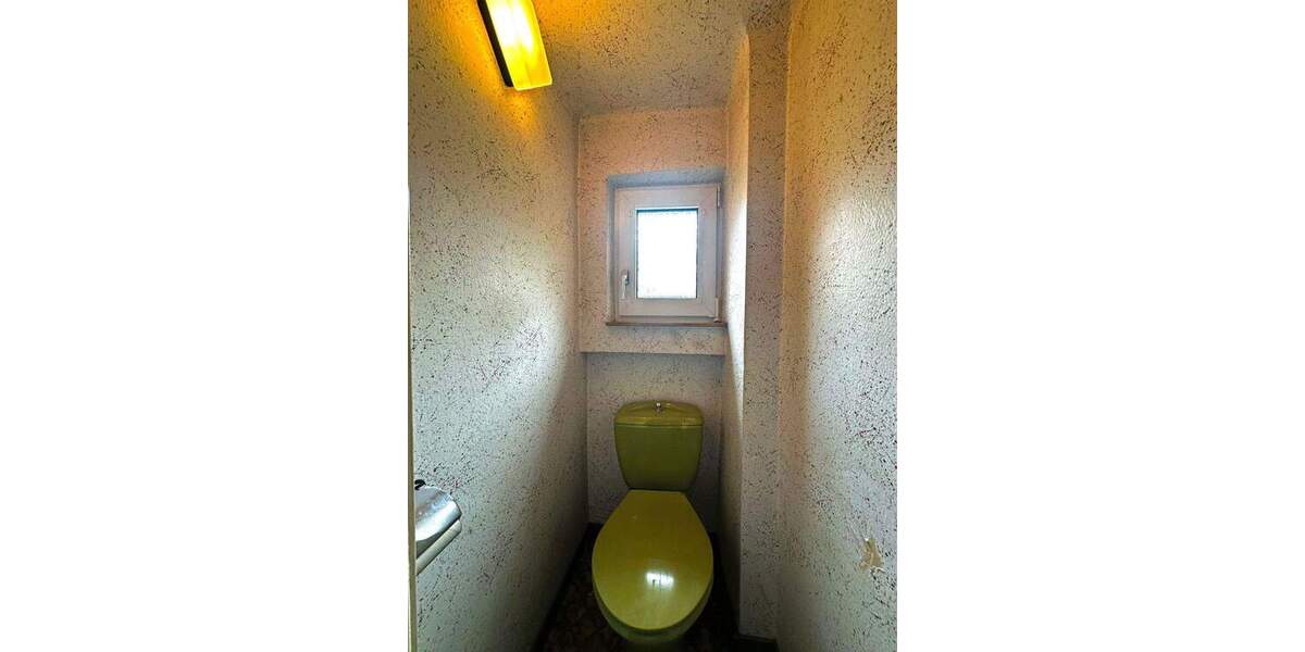 Mehrfamilienhaus, Wohnhaus Stuttgart Obertürkheim - 8 Zimmer, 130 m&sup2;, 460.000&euro; | Angebot:24140632