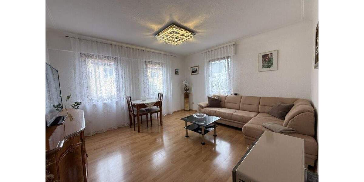 Zweifamilienhaus in Ludwigsburg-Neckarweihingen 6 zimmer