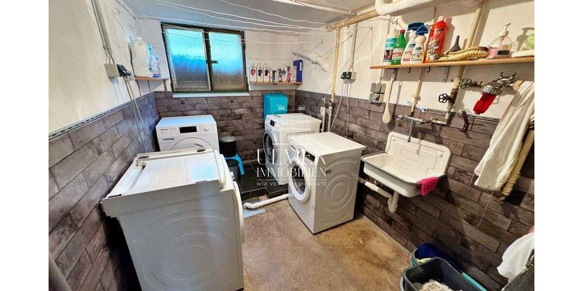 gepflegte Doppelhaushälfte mit großzügigem Grundstück in bester Lage von Böblingen 8 zimmer