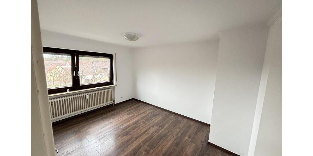 Etagenwohnung Freiberg am Neckar - 3 Zimmer, 75 m&sup2;, 249.000&euro; | Angebot:25512743