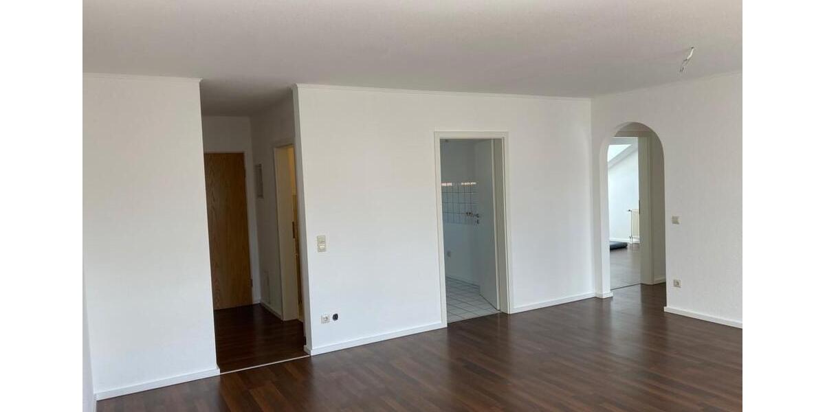 Dachgeschoßwohnung Reutlingen Altenburg - 3 Zimmer, 81 m&sup2;, 1.130&euro; | Angebot:26660149
