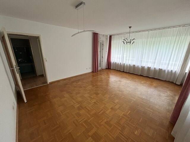 3-Zimmer-Wohnung mit Balkon und Tiefgaragenstellplatz in Möglingen
