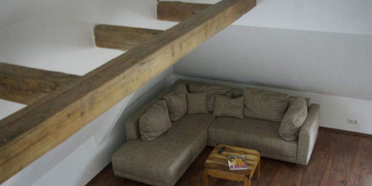 Provisionsfreie großzügige 3,5 Zimmer Dachgeschosswohnung 3 zimmer