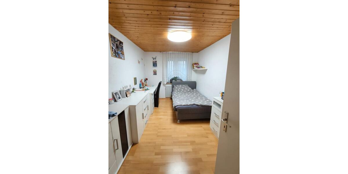 Etagenwohnung Oberboihingen - 5 Zimmer, 135 m&sup2;, 360.000&euro; | Angebot:27096387