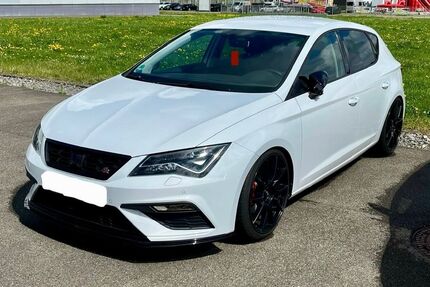 Seat Leon 101.500 km 17.000 € Urbach 73660