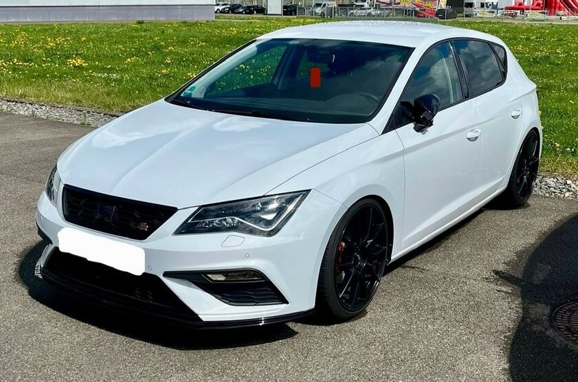 Seat Leon 101.500 km 17.000 € Urbach 73660