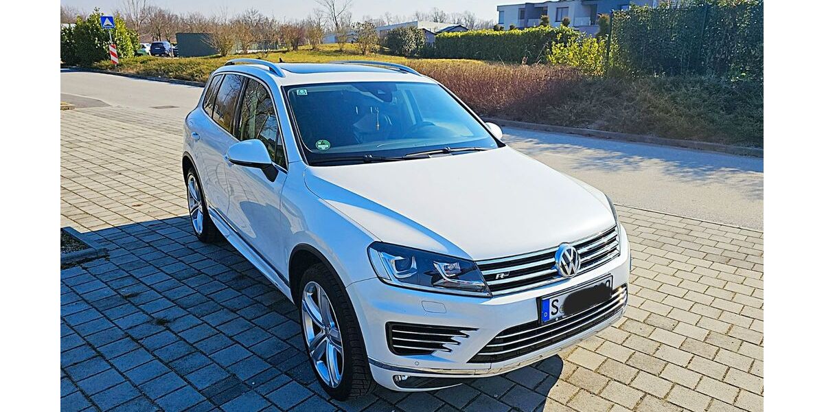 VW Touareg 160.000 km 24.900 € Stuttgart 70372