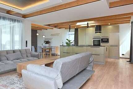 Haus zum Mieten in Sindelfingen 3.290 € 150 m²