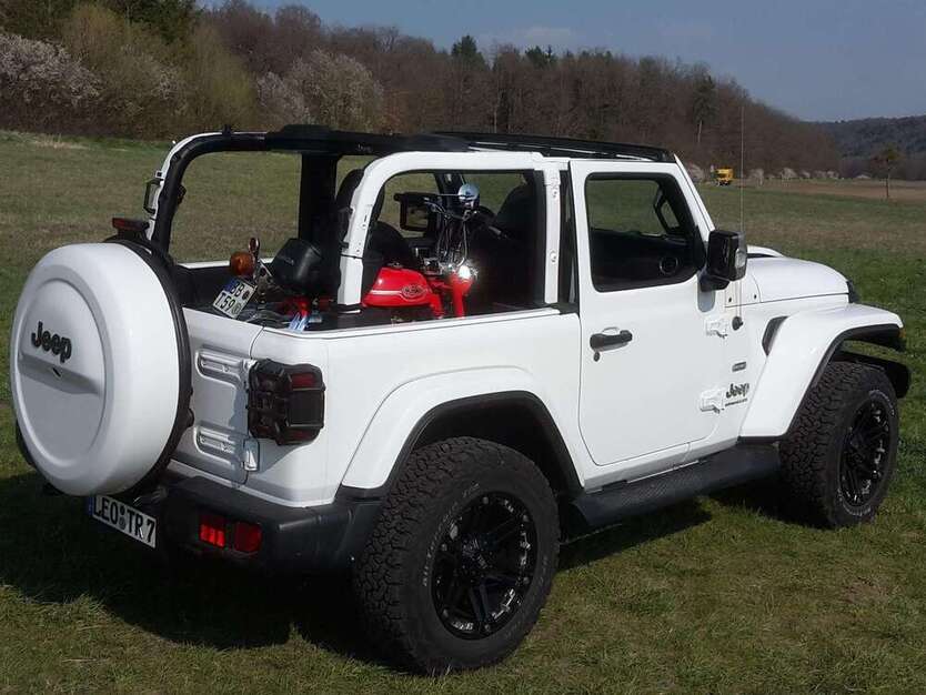 Jeep Wrangler 139.000 km 33.000 € Schönaich 71101
