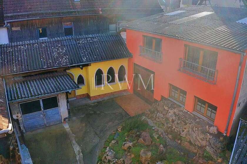 Haus zum Kaufen in Ammerbuch 360.000 € 259 m²