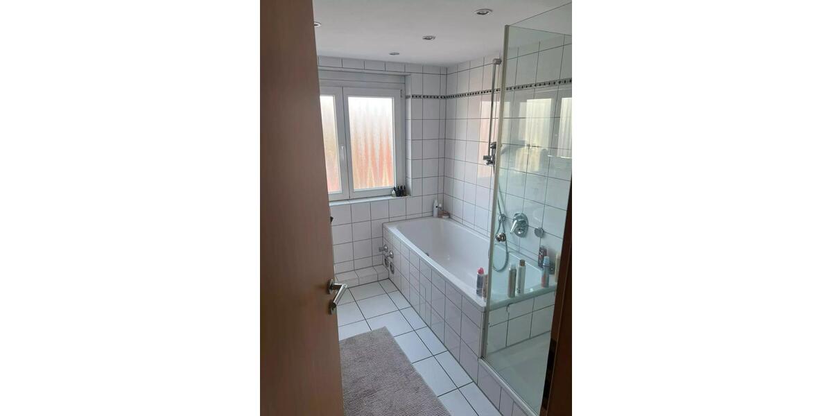 Dachgeschoßwohnung Stuttgart Stuttgart-West - 3 Zimmer, 94 m&sup2;, 1.400&euro; | Angebot:26408603