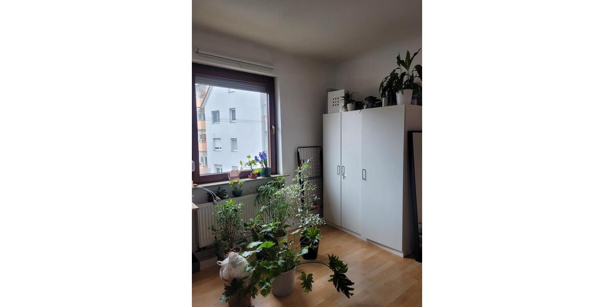 Etagenwohnung Stuttgart Luginsland - 1 Zimmer, 17 m&sup2;, 340&euro; | Angebot:26238390