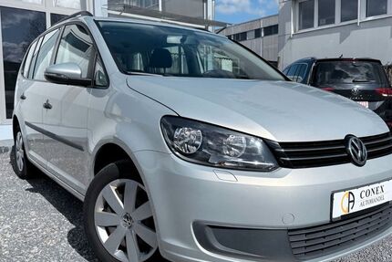 VW Touran 136.500 km 7.490 &euro; Korntal-Münchingen 70825