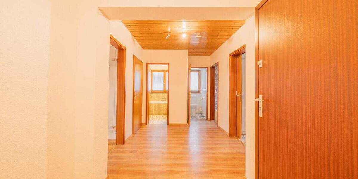 Familienglück in naturnaher Lage von Sielmingen 9 zimmer