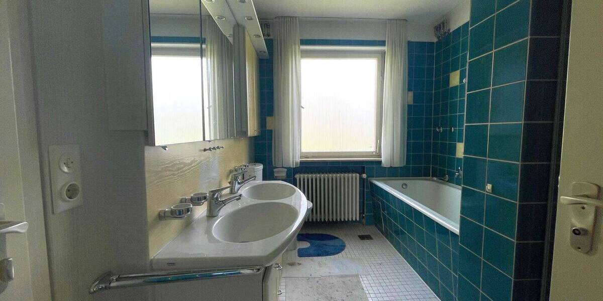 Einfamilienhaus Stuttgart Schönberg - 9 Zimmer, 250 m&sup2;, 1.200.000&euro; | Angebot:22602252