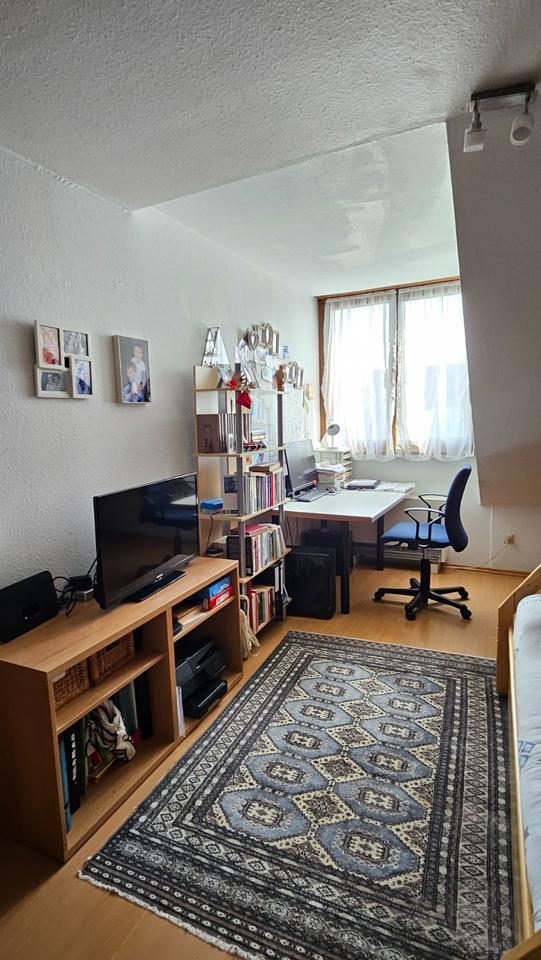 Helle, attraktive 3,5 Zimmer-Dachgeschoßwohnung mit Terrasse