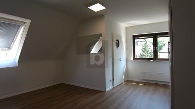 HELL UND HOCHWERTIG - GROßZÜGIG IN ESSLINGEN - Maisonettenwohnung Esslingen am Neckar Brühl | Angebot:27354766