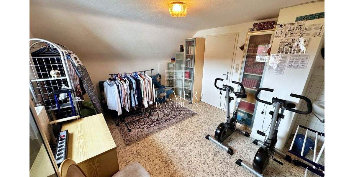 gepflegte Doppelhaushälfte mit großzügigem Grundstück in bester Lage von Böblingen 8 zimmer