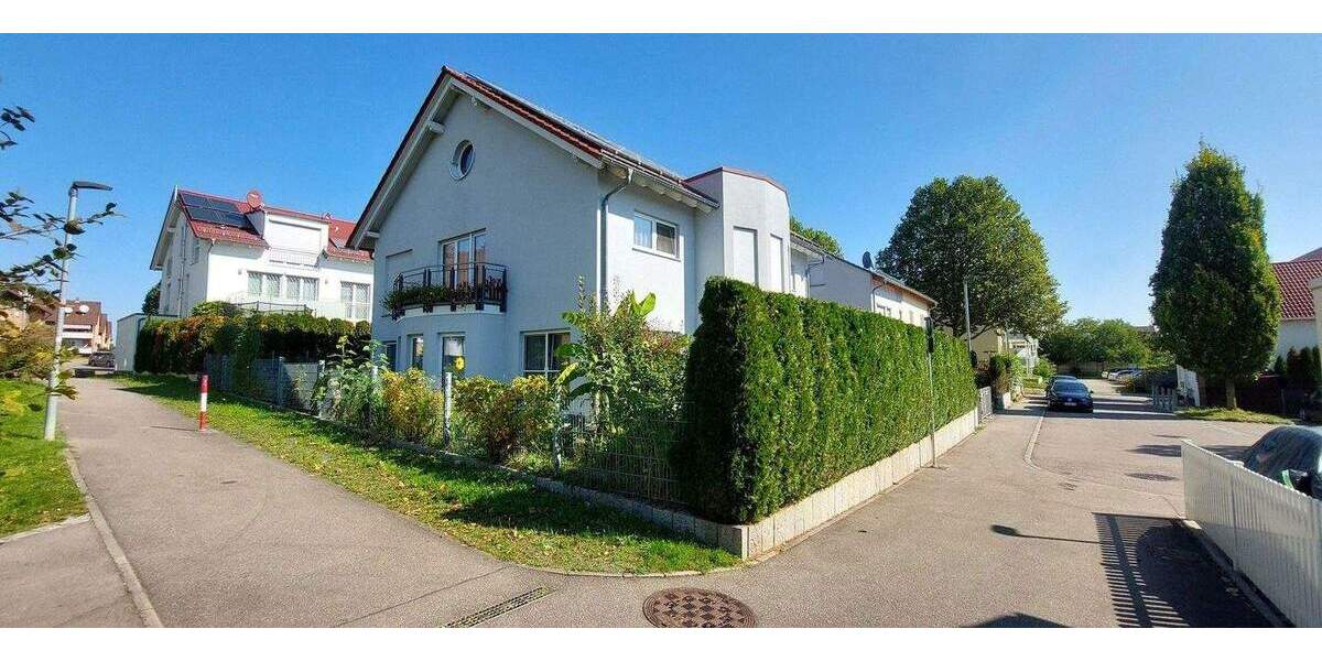 Freistehendes Einfamilienhaus mit Wellnessbereich, Einliegerwohnung und Doppelgarage in Kornwestheim 8 zimmer