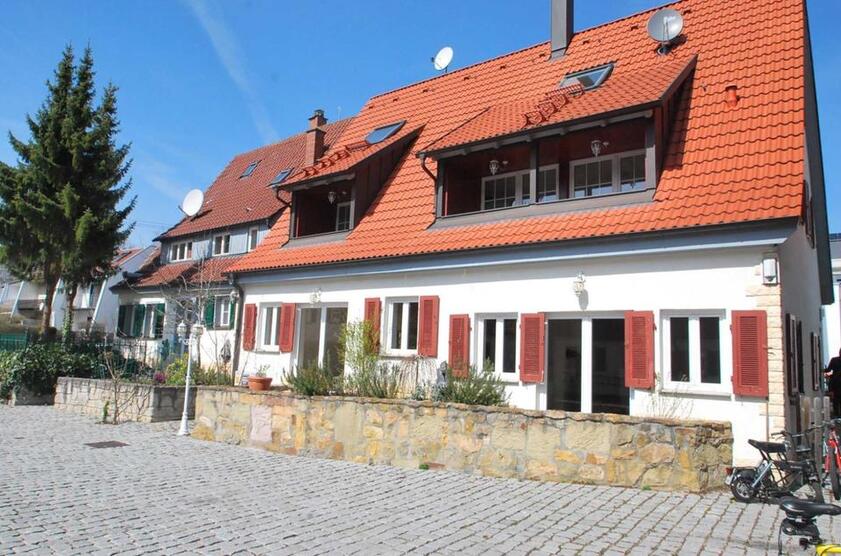 EinfamilienMehrfamilienstadthaus auf historischem Hofgrundstück