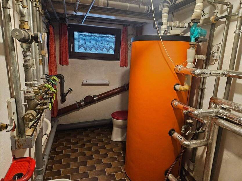 ++Haus mit 2 Wohnungen, Balkon, Küche und große Doppelgarage