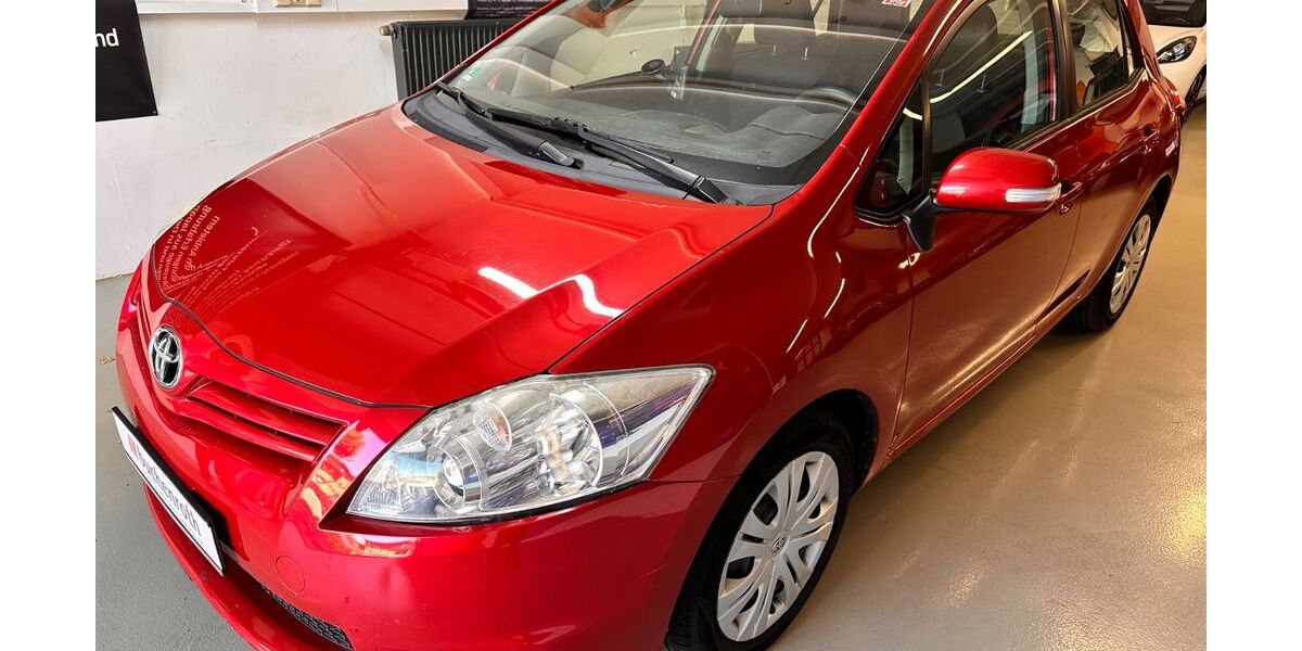 Toyota Auris 121.511 km 4.590 &euro; LEONBERG 71229