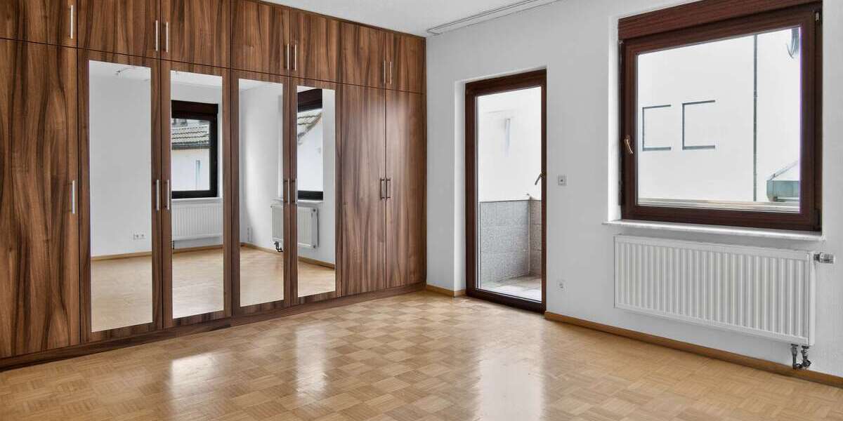 Freistehendes 3-Familienhaus in Stuttgart-Zuffenhausen - Mehrfamilienhaus, Wohnhaus Stuttgart Zuffenhausen | Angebot:25201617