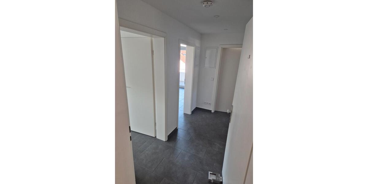Dachgeschoßwohnung Leonberg - 3 Zimmer, 82 m&sup2;, 1.050&euro; | Angebot:26083451