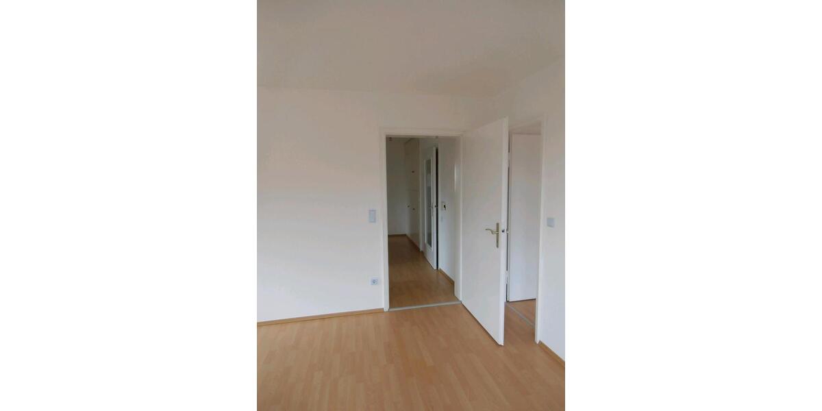 Dachgeschoßwohnung Stuttgart Neuwirtshaus - 3 Zimmer, 67 m&sup2;, 800&euro; | Angebot:26030738