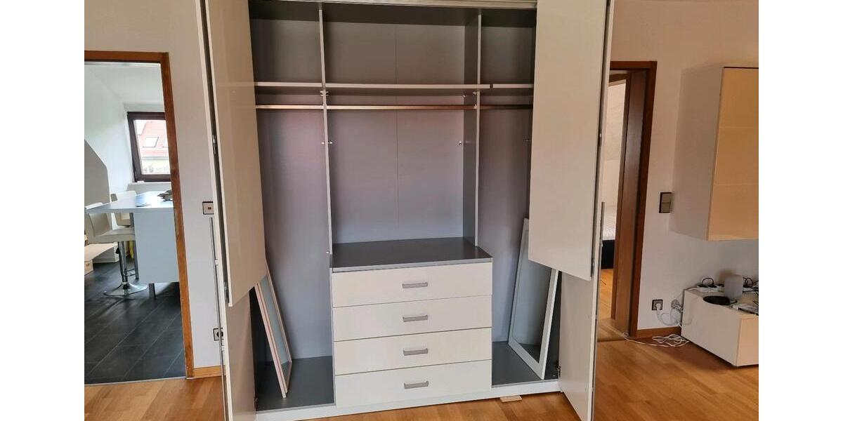 Dachgeschoßwohnung Stuttgart Degerloch - 2.5 Zimmer, 58 m&sup2;, 1.240&euro; | Angebot:24720562