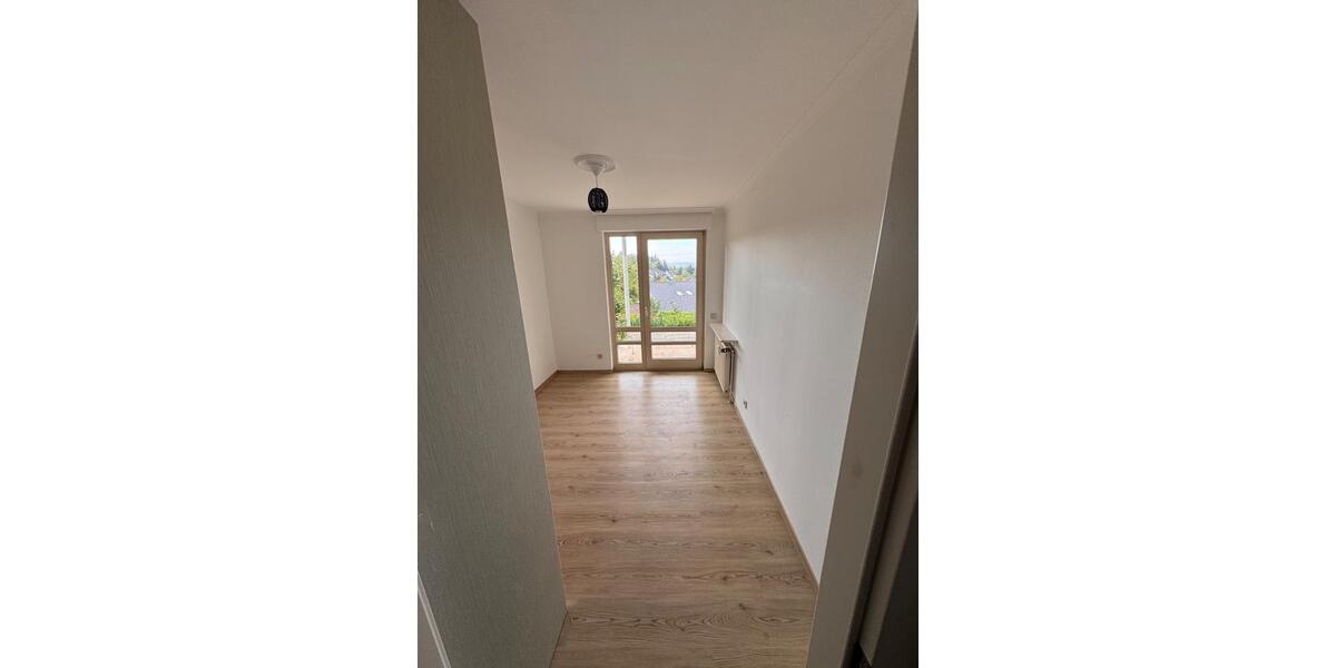 Erdgeschoßwohnung Esslingen am Neckar Hegensberg - 4.5 Zimmer, 109 m&sup2;, 1.300&euro; | Angebot:26311596