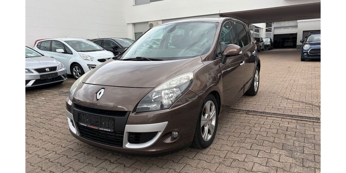 Renault Scenic 246.691 km 1.995 &euro; Stuttgart 70597