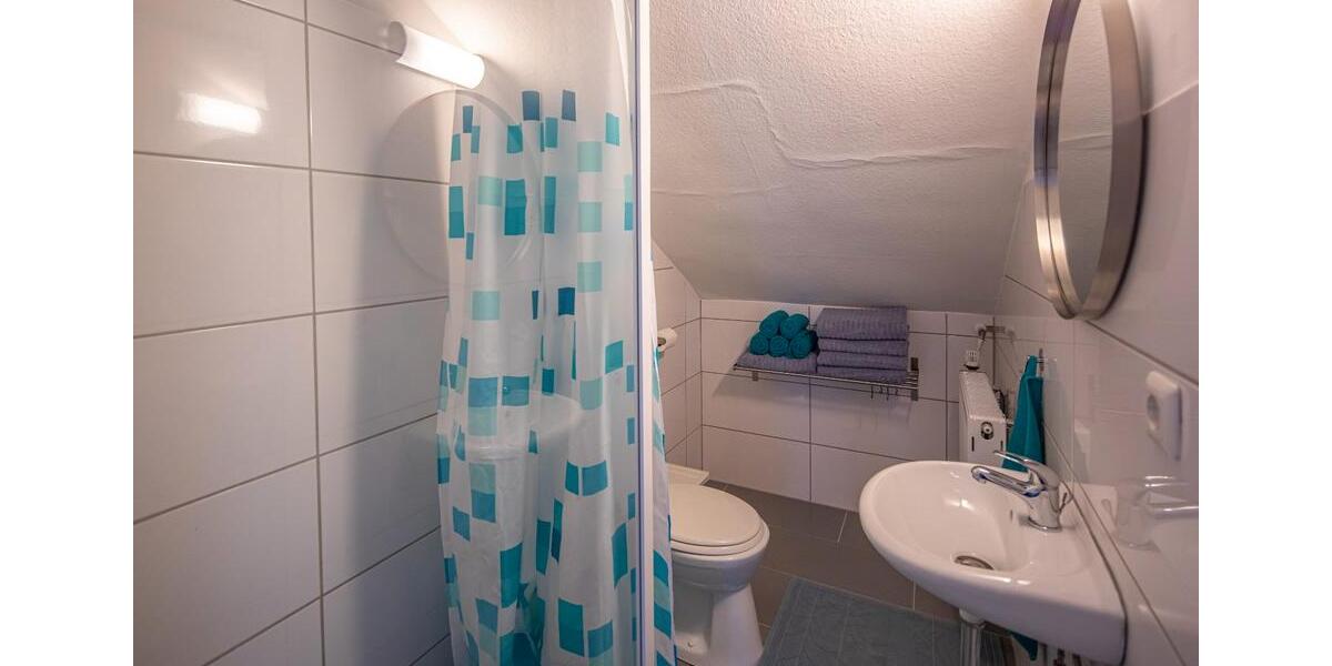 Dachgeschoßwohnung Stuttgart Neuwirtshaus - 1.5 Zimmer, 34 m&sup2;, 880&euro; | Angebot:26266013