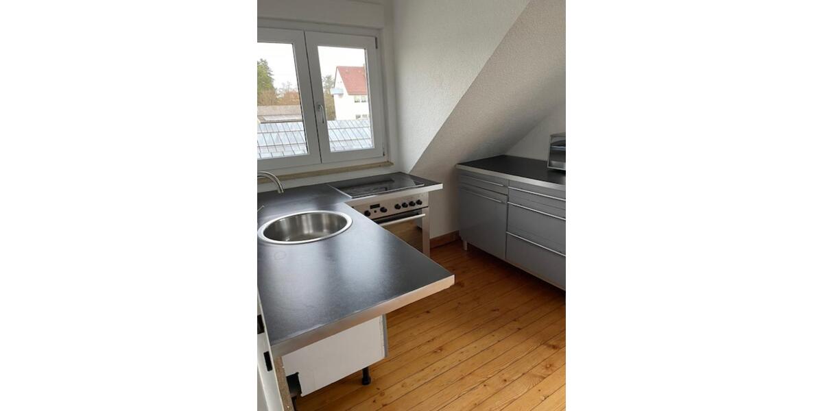 Dachgeschoßwohnung Stuttgart Zuffenhausen - 2 Zimmer, 45 m&sup2;, 900&euro; | Angebot:24224524