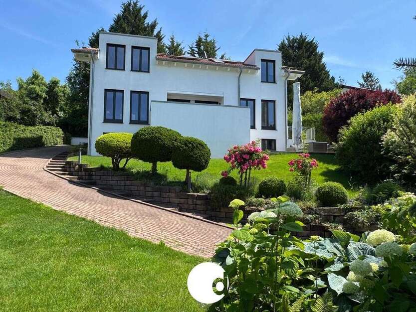 Haus zum Kaufen in Esslingen am Neckar 2.180.000 € 252 m²